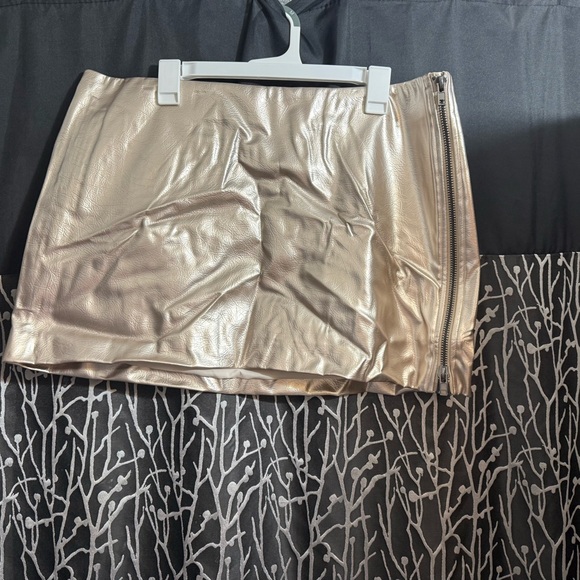Metallic Mini Skirt - Picture 1 of 4